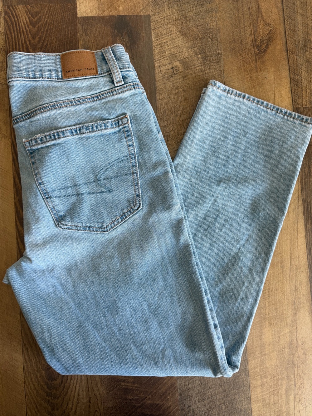 American Eagle Stretch Super High-Waisted Straight Jean 6 Short